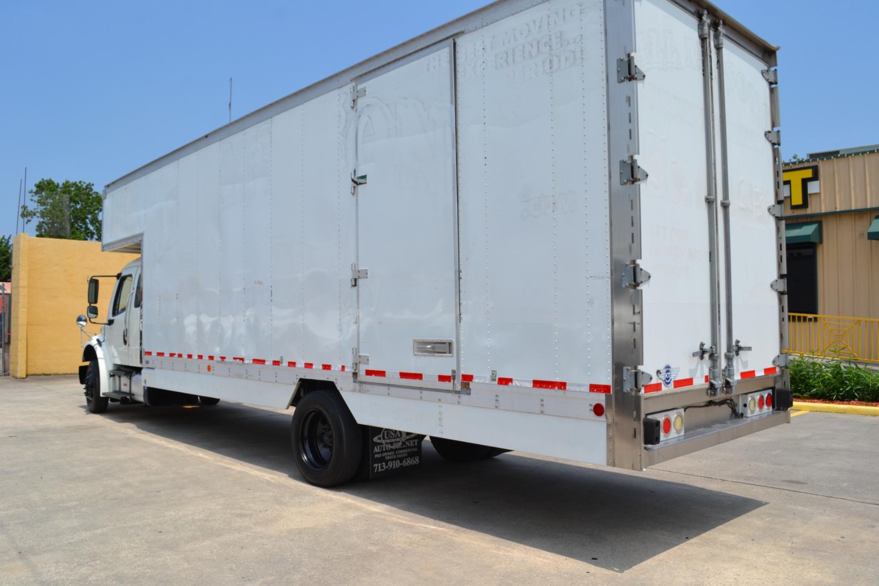 2016 WHITE /GRAY FREIGHTLINER M2-106 with an CUMMINS B6.7L 260HP engine, ALLISON 2500RDS AUTOMATIC transmission, located at 9172 North Fwy, Houston, TX, 77037, (713) 910-6868, 29.887470, -95.411903 - Photo #6